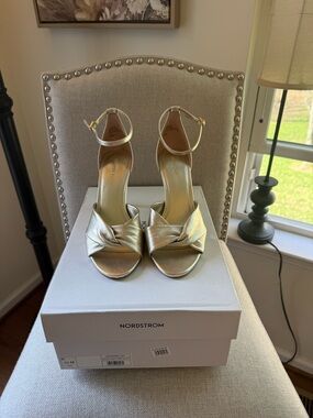 Nordstrom Remie Ankle Strap Heels in Gold Light Metallic - Size 10 - **NWT**